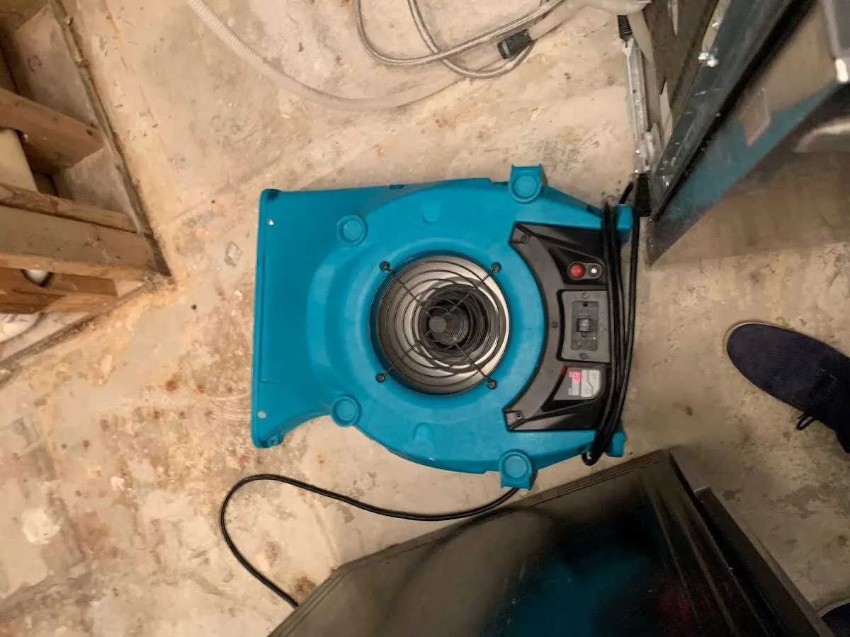 Air mover drying equipment for Mold Remediation & Removal in Chattanooga